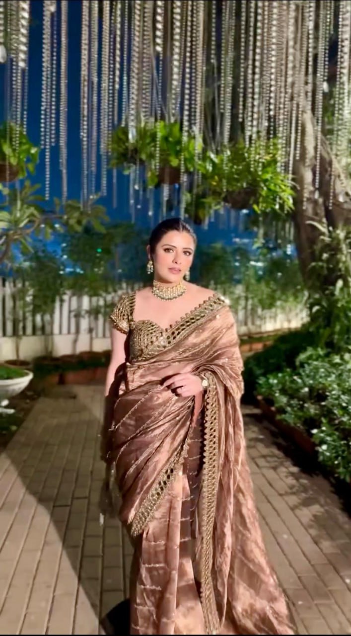 NEW LAUNCHING BOLLYWOOD BLOCKBUSTER ORINGNAL MIRROR DESIGN SAREE AND BLOUSE