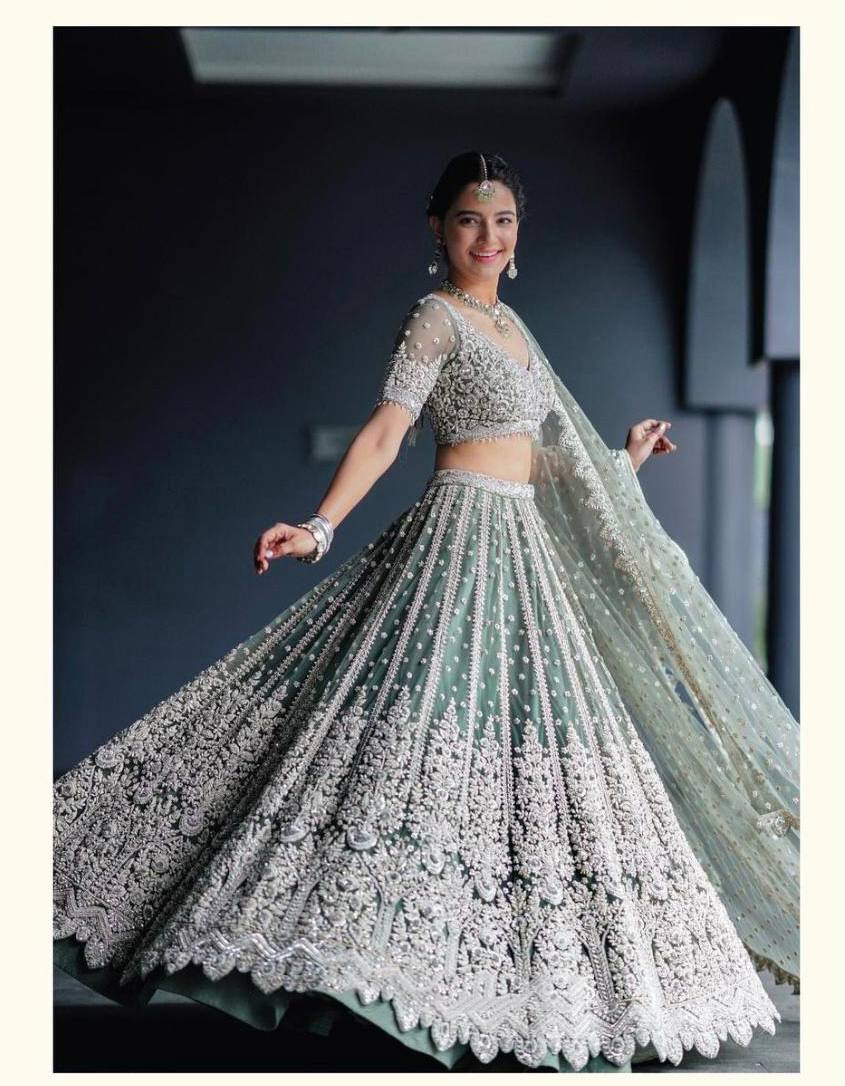 NEW DESIGNER BRIDAL WEAR HEAVY CHINE SEQUNCE WORK LEHENGAS CHOLI WITH DUPATTA