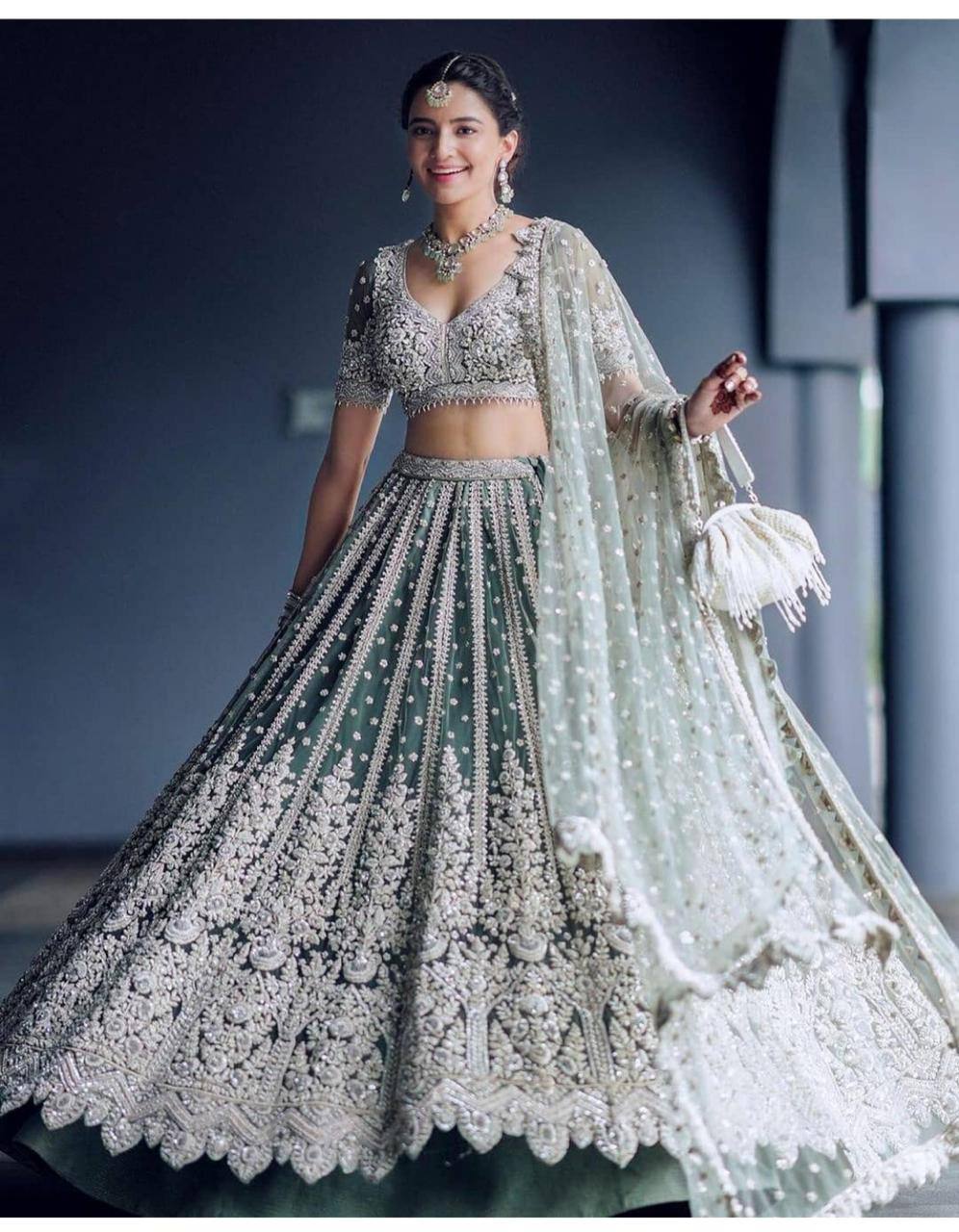 NEW DESIGNER BRIDAL WEAR HEAVY CHINE SEQUNCE WORK LEHENGAS CHOLI WITH DUPATTA